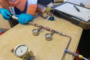 Vapour sampling assembly
